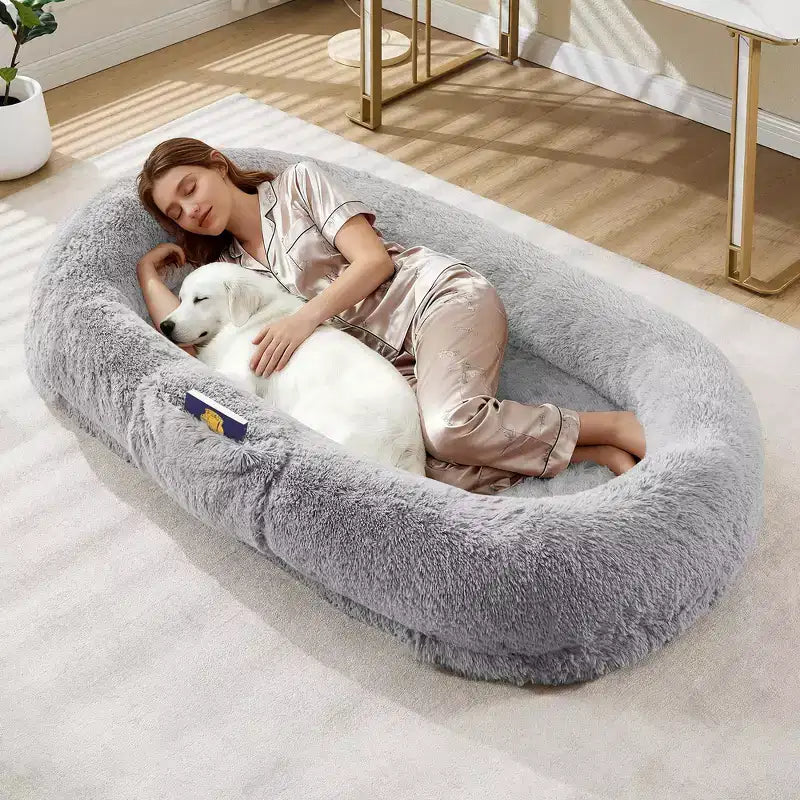 Letto da pavimento gigante con rivestimento in pelliccia sintetica – 165 x 104 x 30 cm